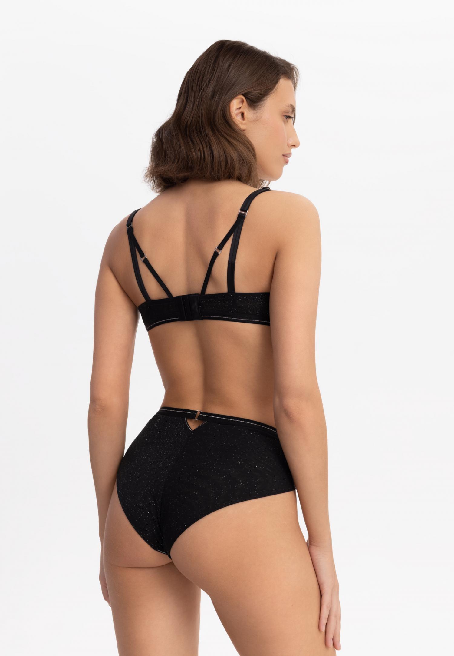 Бюстгальтер з формованою чашкою без пуш-ап